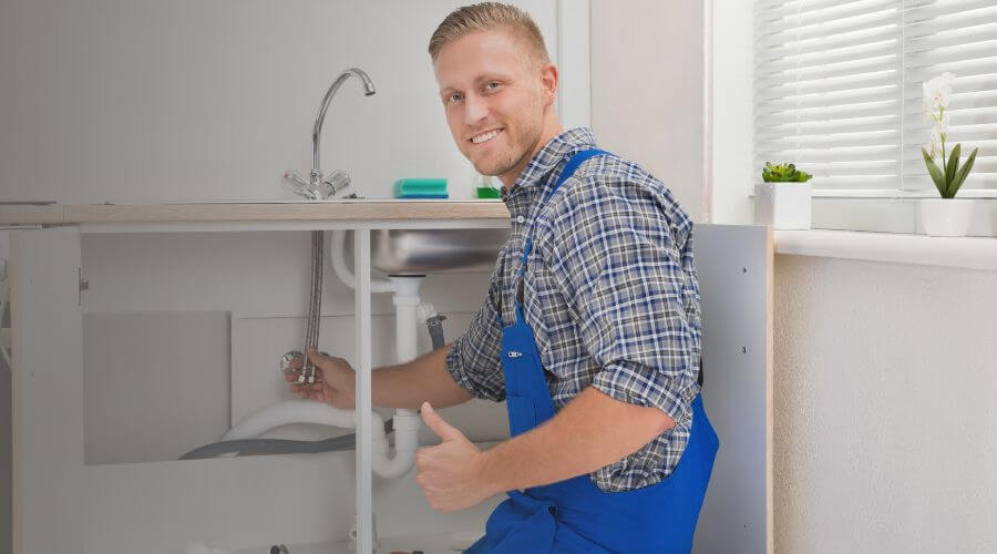 Nighttime Plumber in Black, MO